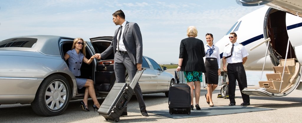 Executive Limo Beirut picking up a business woman