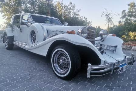 A nice angle for the front of the Excalibur showing green trees in background